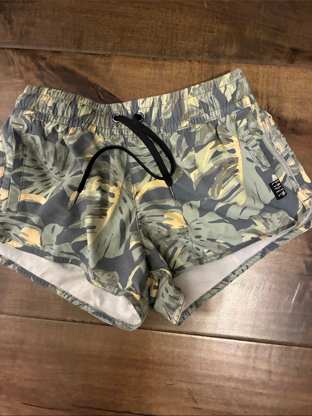 Salt Life Women’s Tropical Leaf Athletic Shorts - Green, Cream, Black
